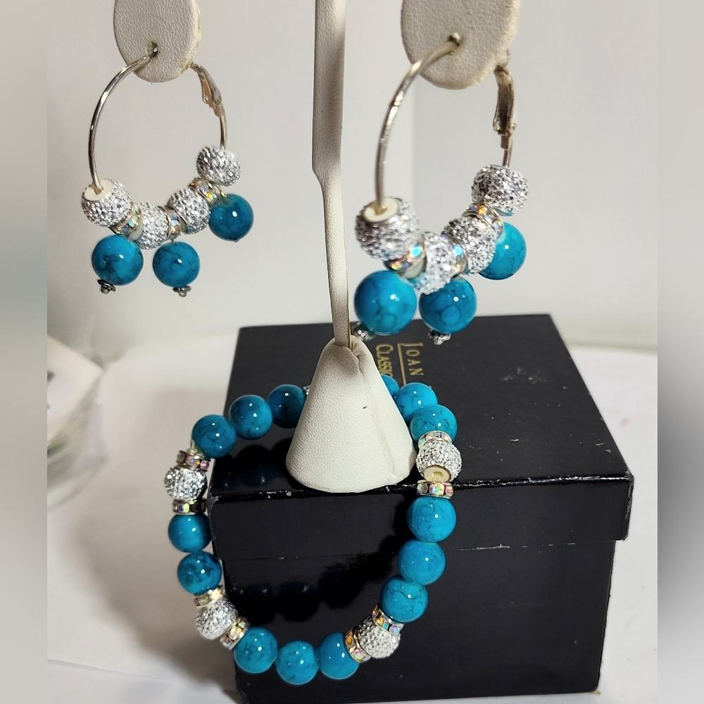 Turquoise and Silver Beaded Hoop Earrings And Stretch Bracelet Jewelry Set NWOT